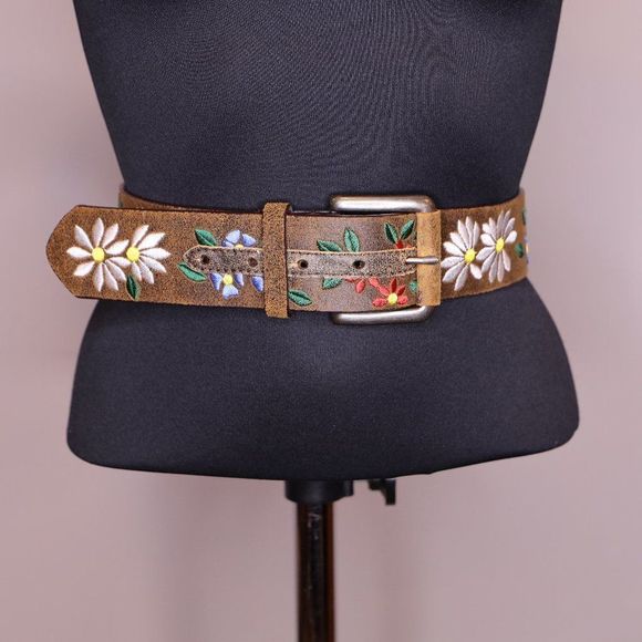 Vintage Accessories - Vintage Genuine Leather Embroidered Boho Floral Belt Sz M